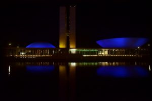 Mais de 70 monumentos e pontos turísticos do Brasil receberão iluminação especial pela prevenção ao câncer colorretal